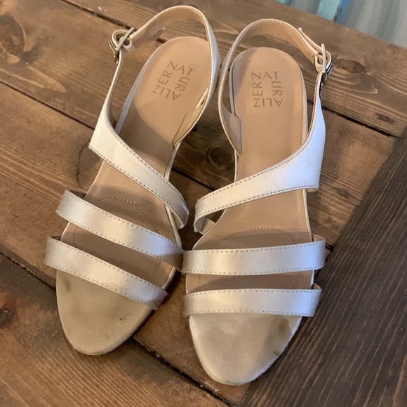 Naturalizer champagne color heels. - Picture 5 of 6